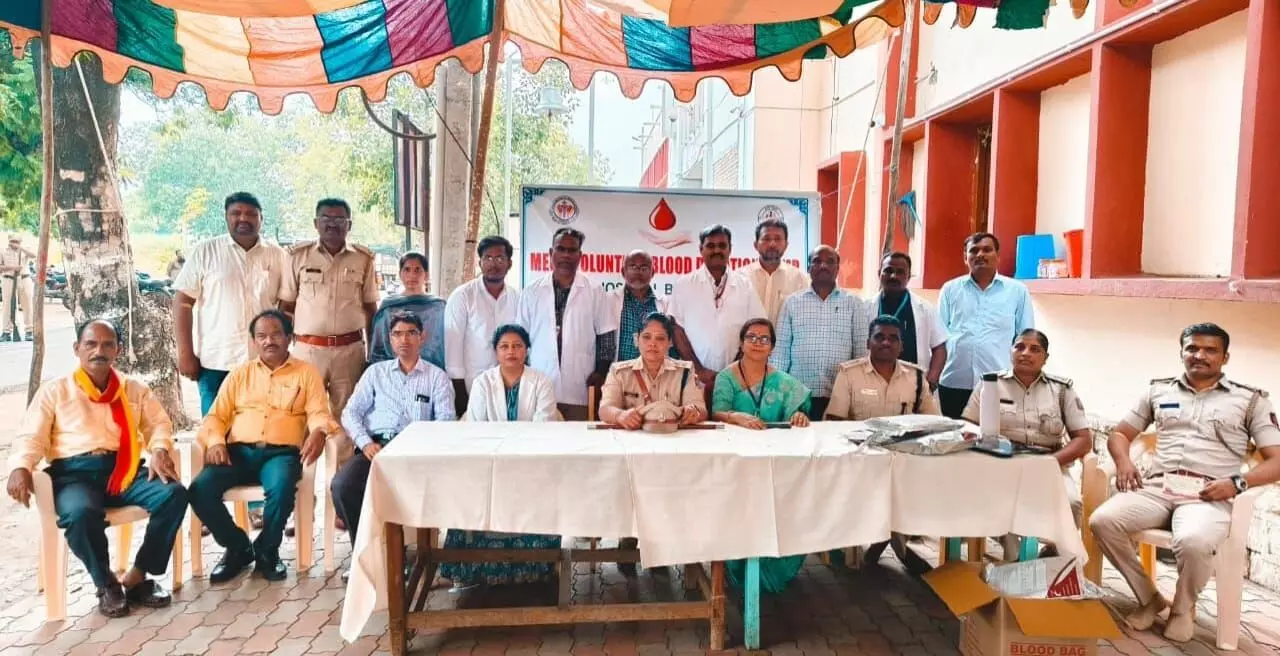 ಕಲಬುರಗಿ | ಕಾರಾಗೃಹದಲ್ಲಿ ಕನ್ನಡ ರಾಜ್ಯೋತ್ಸವ ಆಚರಣೆ : ಅಧಿಕಾರಿ-ಸಿಬ್ಬಂದಿಯಿಂದ ರಕ್ತದಾನ