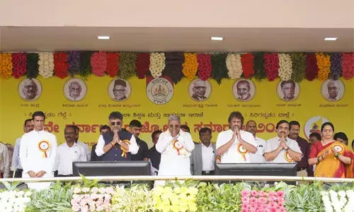 69 ನೇ ಕನ್ನಡ ರಾಜ್ಯೋತ್ಸವ: ಧ್ವಜಾರೋಹಣ ನೆರವೇರಿಸಿದ ಸಿಎಂ ಸಿದ್ದರಾಮಯ್ಯ