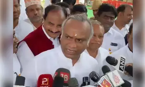 ಕೇಂದ್ರ ಸಚಿವ ಜೋಶಿ ಅವರದ್ದು ಬರೀ ಬೆಂಕಿ ಹಚ್ಚುವ ಕೆಲಸ: ಪ್ರಿಯಾಂಕ್ ಖರ್ಗೆ