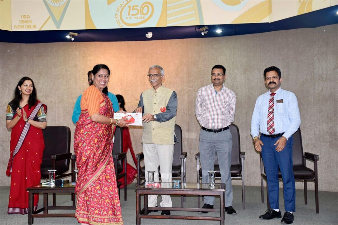 ಕರ್ನಾಟಕ ಅಂಚೆ ವೃತ್ತದ ಫಿಲಾಟೆಲಿ ವೃತ್ತ ಮಟ್ಟದ ಪ್ರಶಸ್ತಿ ಪ್ರದಾನ