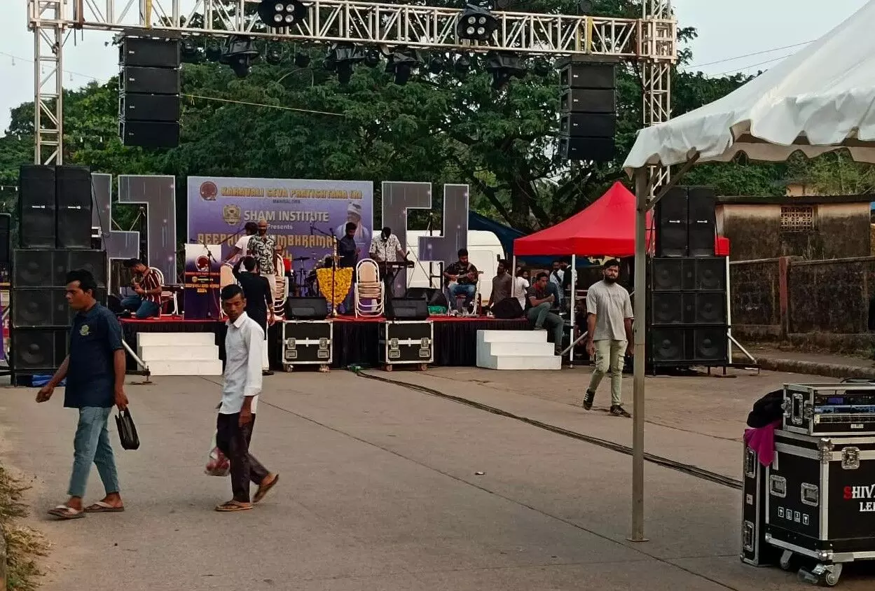 ಸುರತ್ಕಲ್‌ ರಸ್ತೆ ಬಂದ್‌ ಮಾಡಿ ಖಾಸಗಿ ಪ್ರತಿಷ್ಠಾನದಿಂದ ಫುಡ್‌ ಫೆಸ್ಟ್‌, ಸಂಗೀತ ರಸಮಂಜರಿ ಆಯೋಜನೆ