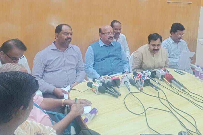 ಕಲಬುರಗಿ | ಸಚಿವ ಝಮೀರ್ ಅಹ್ಮದ್ ರಾಜೀನಾಮೆಗೆ ಬಿಜೆಪಿ ಮುಖಂಡರ ಆಗ್ರಹ