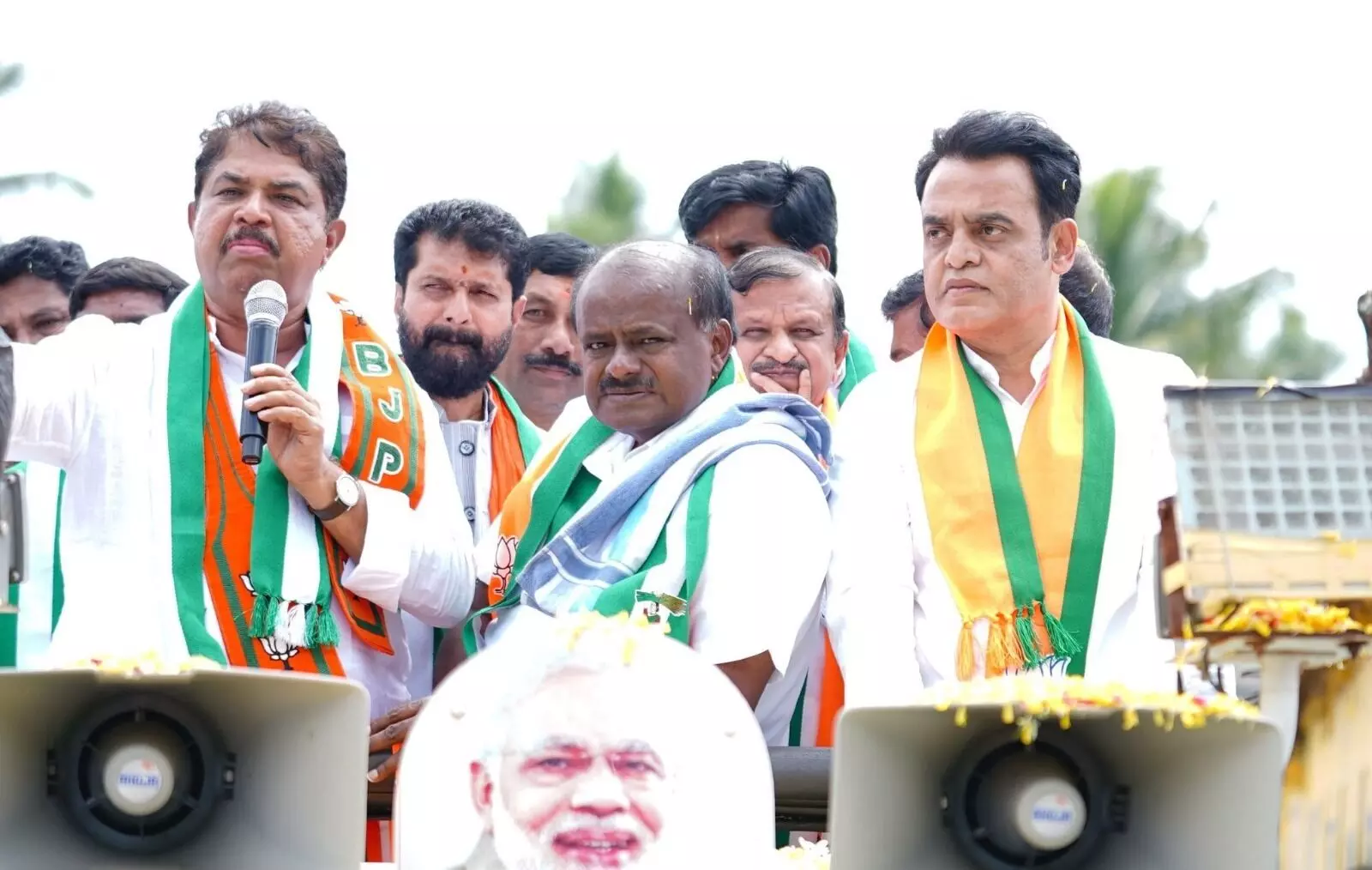 Photo of HD Kumaraswamy,Ashok and ashwath narayn