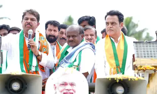 Photo of HD Kumaraswamy,Ashok and ashwath narayn