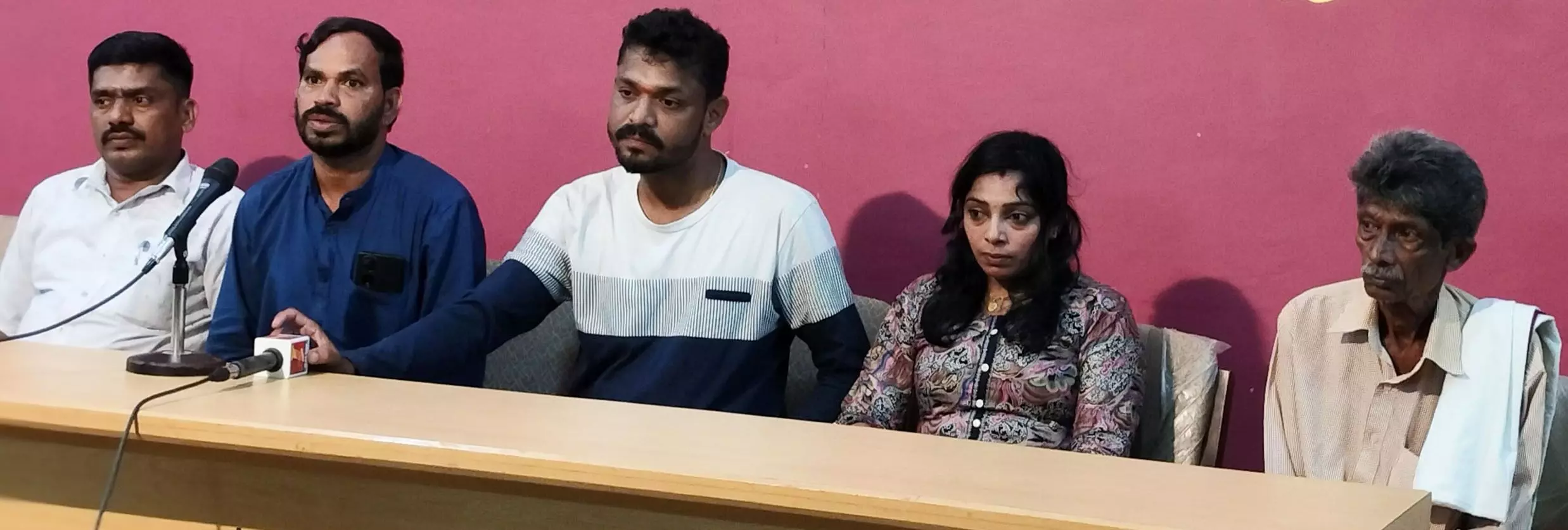 ಅಜೆಕಾರು ಕೊಲೆ ಪ್ರಕರಣ| ತನಿಖೆಯ ದಾರಿ ತಪ್ಪಿಸುವ ಸಾಧ್ಯತೆ: ಬಾಲಕೃಷ್ಣ ಪೂಜಾರಿ ಕುಟುಂಬಕ್ಕೆ ಶಂಕೆ, ಆತಂಕ ಅಜೆಕಾರು ಕೊಲೆ ಪ್ರಕರಣ| ತನಿಖೆಯ ದಾರಿ ತಪ್ಪಿಸುವ ಸಾಧ್ಯತೆ: ಬಾಲಕೃಷ್ಣ ಪೂಜಾರಿ ಕುಟುಂಬಕ್ಕೆ ಶಂಕೆ, ಆತಂಕ