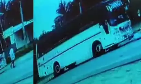 ಚಾಮರಾಜನಗರ : ಬಸ್ ಢಿಕ್ಕಿ; ರಸ್ತೆ ದಾಟುತ್ತಿದ್ದ ವ್ಯಕ್ತಿ  ಸ್ಥಳದಲ್ಲೇ ಸಾವು