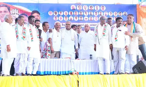 Siddaramaiah with Ajjampeer Qadri