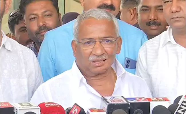 ಸಿದ್ದರಾಮಯ್ಯನವರ ಶಕ್ತಿ ಅಡಗಿಸಲು ಕೇಂದ್ರದ ನಾಯಕರು ಎದ್ದು ಬಿದ್ದು ಪ್ರಯತ್ನಿಸುತ್ತಿದ್ದಾರೆ: ಸಚಿವ ಆರ್.ಬಿ.ತಿಮ್ಮಾಪುರ ಸಿದ್ದರಾಮಯ್ಯನವರ ಶಕ್ತಿ ಅಡಗಿಸಲು ಕೇಂದ್ರದ ನಾಯಕರು ಎದ್ದು ಬಿದ್ದು ಪ್ರಯತ್ನಿಸುತ್ತಿದ್ದಾರೆ: ಸಚಿವ ಆರ್.ಬಿ.ತಿಮ್ಮಾಪುರ