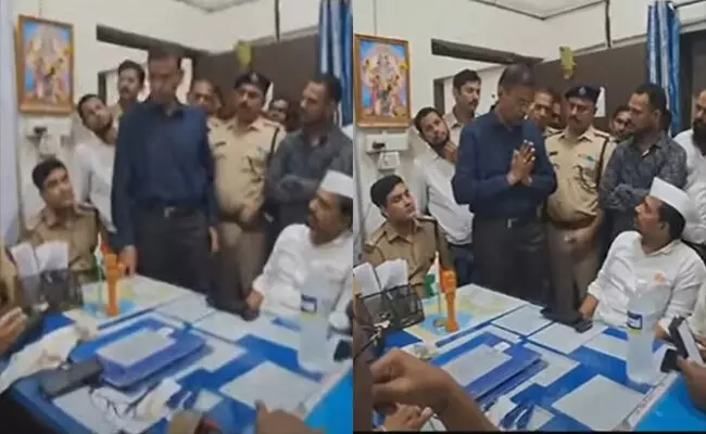 Photo of Marathi Ekikaran Samiti members at railway office at Nalasopara station