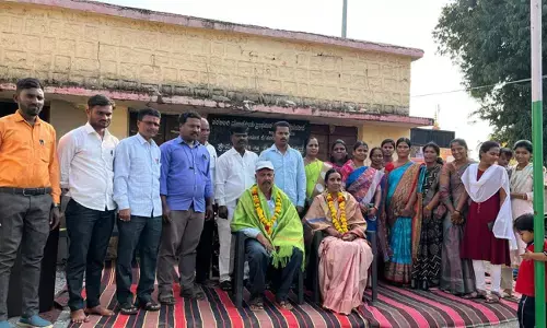 ಚಿಂಚೋಳಿ | ಸ್ವಂತ ಖರ್ಚಿನಲ್ಲಿ ಮಕ್ಕಳಿಗೆ ಸಮವಸ್ತ್ರ ವಿತರಿಸಿದ ಶಿಕ್ಷಕಿ