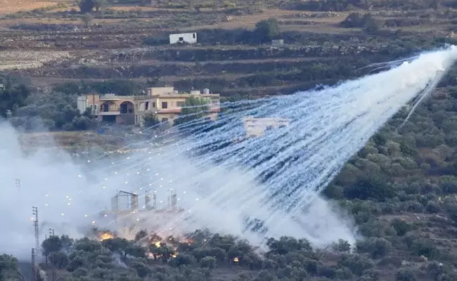 ದಹನಕಾರಿ ಶಸ್ತ್ರಾಸ್ತ್ರಗಳ ನಿರ್ಬಂಧಕ್ಕೆ ಎಚ್ಆರ್ಡಬ್ಲ್ಯೂ ಆಗ್ರಹ ದಹನಕಾರಿ ಶಸ್ತ್ರಾಸ್ತ್ರಗಳ ನಿರ್ಬಂಧಕ್ಕೆ ಎಚ್ಆರ್ಡಬ್ಲ್ಯೂ ಆಗ್ರಹ