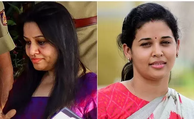 Photo of IPS officer D Roopa(L) and IAS officer Rohini Sindhuri Photo of IPS officer D Roopa(L) and IAS officer Rohini Sindhuri
