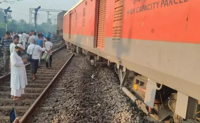 photo of derailed train in west bengal