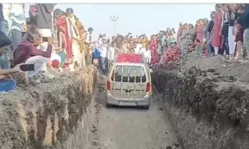 Photo of car funeral