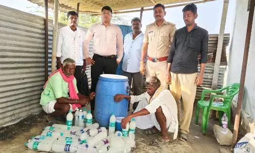 ಯಾದಗಿರಿ | 80 ಲೀಟರ್ ಕಲಬೆರಕೆ ಸೇಂದಿ ಜಪ್ತಿ: ಮೂವರ ಬಂಧನ