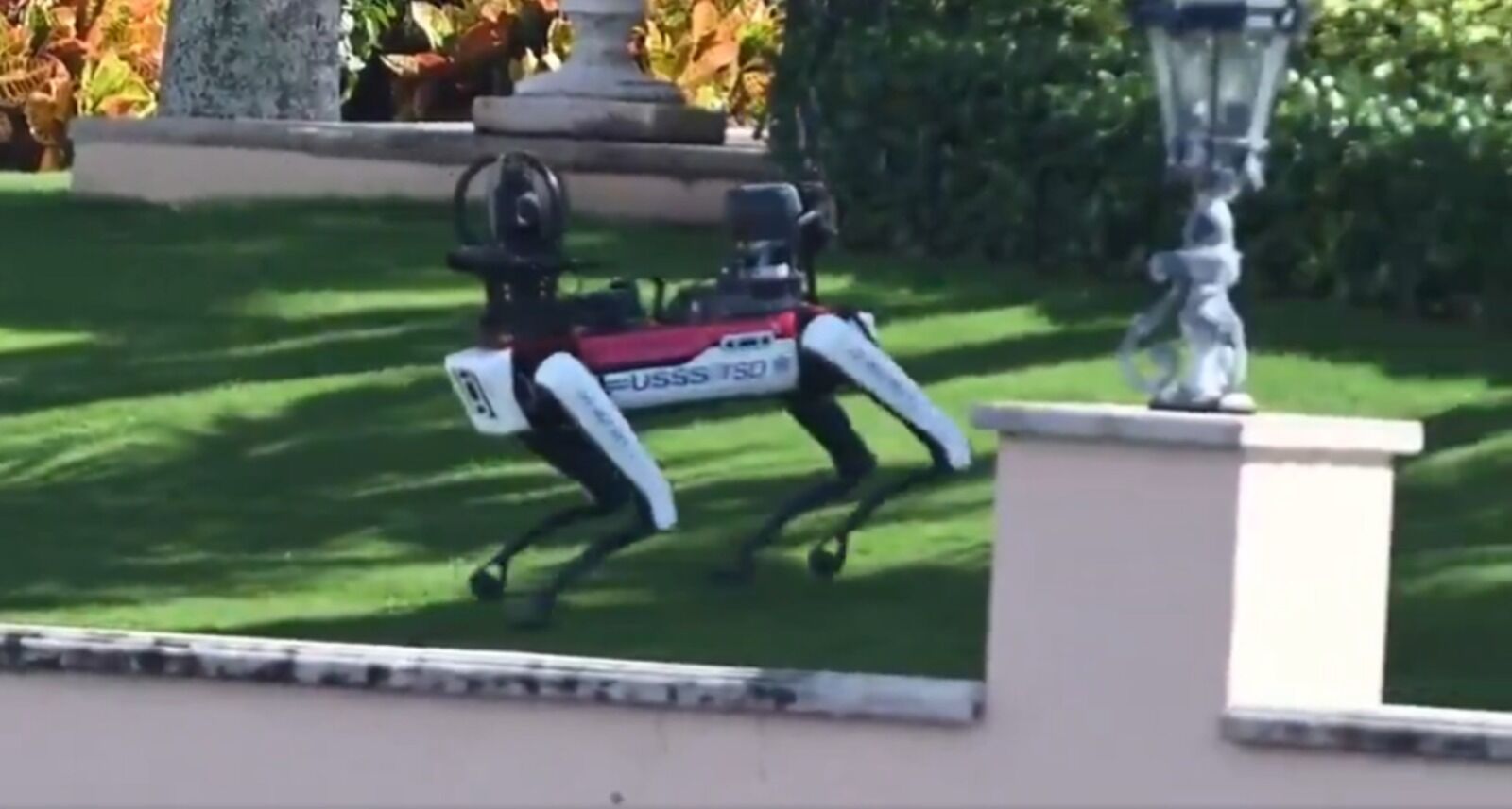 ಟ್ರಂಪ್ ಮನೆ ಕಾಯಲು ರೊಬೊಟ್ ಶ್ವಾನ; ವೀಡಿಯೊ ವೈರಲ್