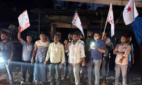 ತೊಕ್ಕೊಟ್ಟು: ರಸ್ತೆ ಅಪಘಾತಕ್ಕೆ ಮಹಿಳೆ ಬಲಿ ಪ್ರಕರಣ: ಡಿವೈಎಫ್ಐ ನೇತೃತ್ವದಲ್ಲಿ ಪ್ರತಿಭಟನೆ