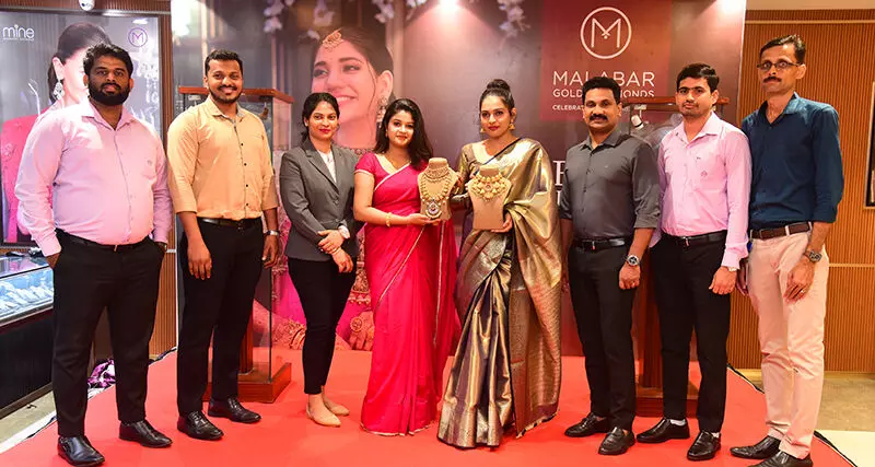 ಮಂಗಳೂರು| ಮಲಬಾರ್ ಗೋಲ್ಡ್ ಆ್ಯಂಡ್ ಡೈಮಂಡ್ಸ್ ಶೋರೂಂನಲ್ಲಿ ‘ಹೆರಿಟೇಜ್ ಶೋ’ ಮಂಗಳೂರು| ಮಲಬಾರ್ ಗೋಲ್ಡ್ ಆ್ಯಂಡ್ ಡೈಮಂಡ್ಸ್ ಶೋರೂಂನಲ್ಲಿ ‘ಹೆರಿಟೇಜ್ ಶೋ’