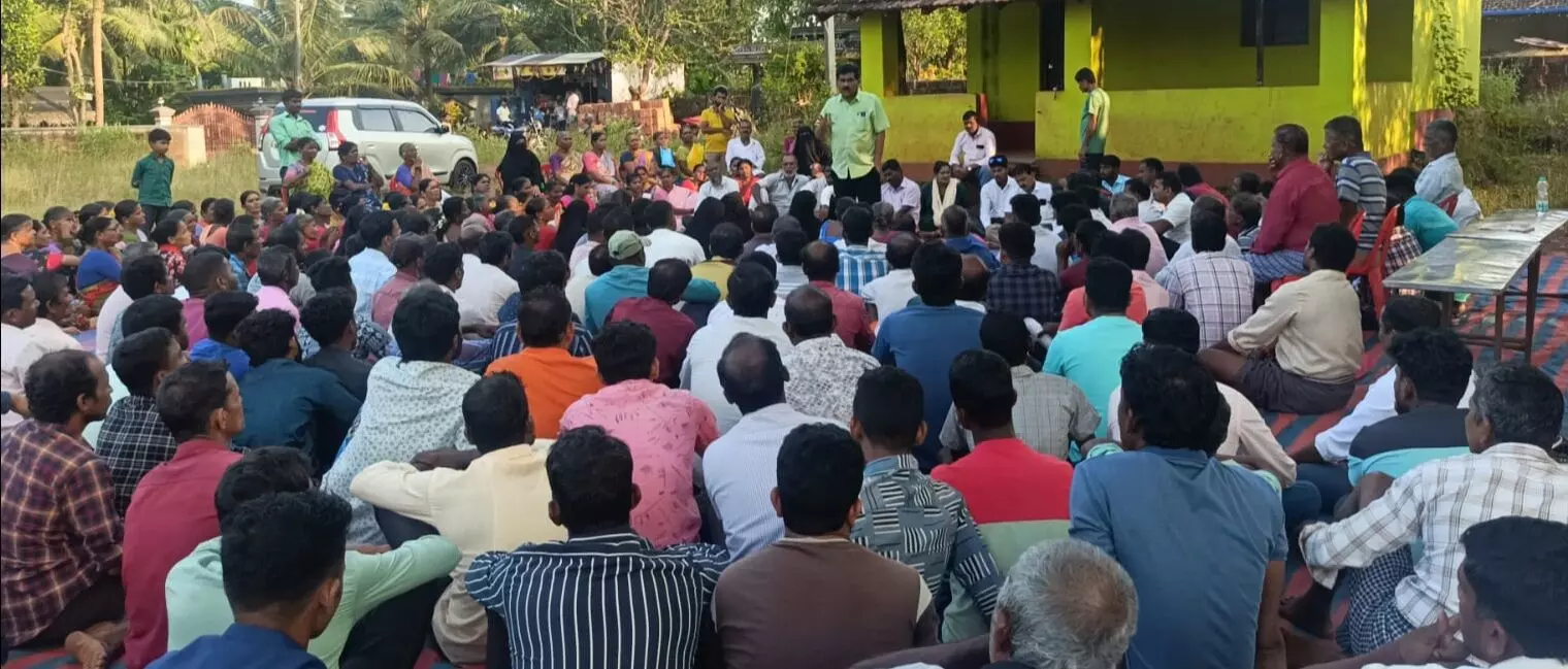 ಸರಕಾರ ನಾಗರಿಕ ಸೌಲಭ್ಯ ನೀಡುತ್ತದೆ, ಸುಪ್ರೀಂ ಕೋರ್ಟ್ ಒಕ್ಕಲೆಬ್ಬಿಸುತ್ತದೆ: ರವೀಂದ್ರ ನಾಯ್ಕ ಸರಕಾರ ನಾಗರಿಕ ಸೌಲಭ್ಯ ನೀಡುತ್ತದೆ, ಸುಪ್ರೀಂ ಕೋರ್ಟ್ ಒಕ್ಕಲೆಬ್ಬಿಸುತ್ತದೆ: ರವೀಂದ್ರ ನಾಯ್ಕ