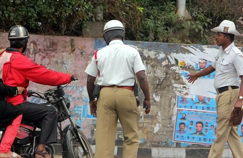 ಬೆಂಗಳೂರು | ಸಂಚಾರ ನಿಯಮ ಉಲ್ಲಂಘನೆ : ಒಂದೇ ದಿನದಲ್ಲಿ 13.78 ಲಕ್ಷ ರೂ. ದಂಡ ವಸೂಲಿ