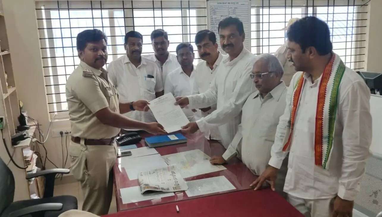 ಮೈಸೂರು | ಸ್ನೇಹಮಯಿ ಕೃಷ್ಣ ವಿರುದ್ಧ ಕಾಂಗ್ರೆಸ್ ದೂರು ಮೈಸೂರು | ಸ್ನೇಹಮಯಿ ಕೃಷ್ಣ ವಿರುದ್ಧ ಕಾಂಗ್ರೆಸ್ ದೂರು