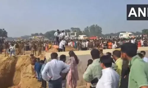 Photo of mud collapse in Uttar Pradesh