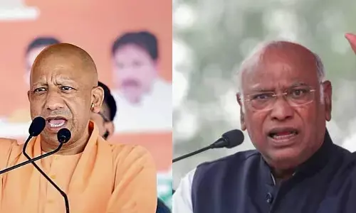 ʼರಝಾಕಾರರ ದಾಳಿಯಲ್ಲಿ ಖರ್ಗೆ ತಾಯಿ, ಸಹೋದರಿ ಮೃತಪಟ್ಟಿದ್ದರೂ, ಮುಸ್ಲಿಂ ಮತ ಬ್ಯಾಂಕ್‌ ಗಾಗಿ ಮೌನವಾಗಿದ್ದಾರೆʼ: ಯುಪಿ ಸಿಎಂ ಆದಿತ್ಯನಾಥ್