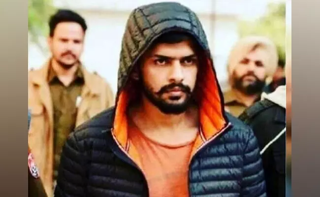 ಉತ್ತರ ಪ್ರದೇಶ | ಲಾರೆನ್ಸ್ ಬಿಷ್ಣೋಯಿ ತಂಡದ ಸದಸ್ಯನಿಂದ ನೃತ್ಯ ಶಿಕ್ಷಕಿಗೆ ಅತ್ಯಾಚಾರ, ಕೊಲೆ ಬೆದರಿಕೆ ಉತ್ತರ ಪ್ರದೇಶ | ಲಾರೆನ್ಸ್ ಬಿಷ್ಣೋಯಿ ತಂಡದ ಸದಸ್ಯನಿಂದ ನೃತ್ಯ ಶಿಕ್ಷಕಿಗೆ ಅತ್ಯಾಚಾರ, ಕೊಲೆ ಬೆದರಿಕೆ