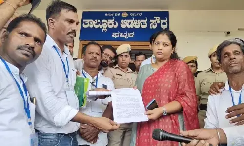 ಭಟ್ಕಳದಲ್ಲಿ ಬೃಹತ್ ಪ್ರತಿಭಟನಾ ಮೆರವಣಿಗೆ: ಸಹಾಯಕ ಆಯುಕ್ತರಿಗೆ ಮನವಿ