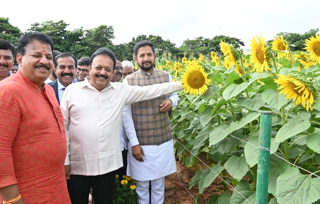 ಕೃಷಿ ವಿವಿ ಸಂಶೋಧನೆ, ತಂತ್ರಜ್ಞಾನವನ್ನು ರೈತರು ಬಳಸಿಕೊಳ್ಳಲಿ : ಸಚಿವ ಚಲುವರಾಯಸ್ವಾಮಿ