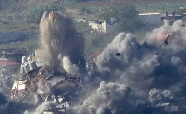 Photo of Smoke rises from a building hit in an Israeli airstrike in Dahiyeh, in the southern suburb of Beirut, Lebanon, Photo of Smoke rises from a building hit in an Israeli airstrike in Dahiyeh, in the southern suburb of Beirut, Lebanon,