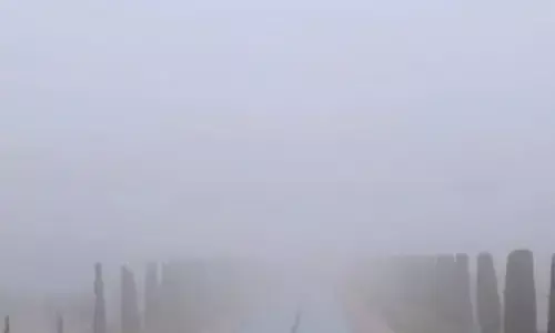 ದಟ್ಟವಾದ ಹೊಗೆ ಹೊದಿಕೆಯಡಿಯಲ್ಲಿ ಕಣ್ಮರೆಯಾದ ತಾಜ್ ಮಹಲ್!