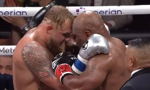 ಐತಿಹಾಸಿಕ ಬಾಕ್ಸಿಂಗ್ ಪಂದ್ಯದಲ್ಲಿ ಟೈಸನ್‌ ರನ್ನು ಸೋಲಿಸಿದ ಜೇಕ್ ಪೌಲ್