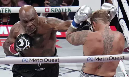 ನೆಟ್‌ಫ್ಲಿಕ್ಸ್ ಲೈವ್‌ಸ್ಟ್ರೀಮ್ ಸ್ಥಗಿತ: ಬಾಕ್ಸಿಂಗ್ ಪಂದ್ಯ ವೀಕ್ಷಿಸಲಾಗದೆ ಪರದಾಡಿದ ಅಭಿಮಾನಿಗಳು