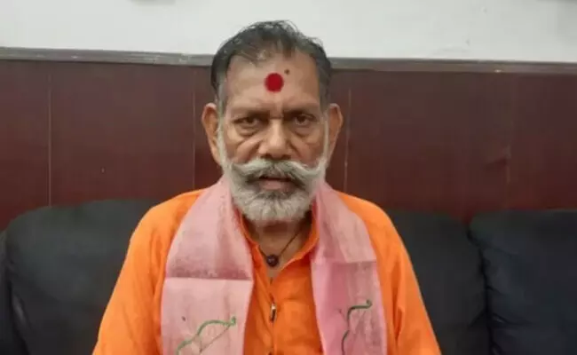 ಗ್ವಾಲಿಯರ್ ನಲ್ಲಿ ಉತ್ತರಪ್ರದೇಶದ ಸಚಿವ ಮನೋಹರ್ ಲಾಲ್ ಅಂಗರಕ್ಷಕನ ಮೇಲೆ ಹಲ್ಲೆ ಗ್ವಾಲಿಯರ್ ನಲ್ಲಿ ಉತ್ತರಪ್ರದೇಶದ ಸಚಿವ ಮನೋಹರ್ ಲಾಲ್ ಅಂಗರಕ್ಷಕನ ಮೇಲೆ ಹಲ್ಲೆ