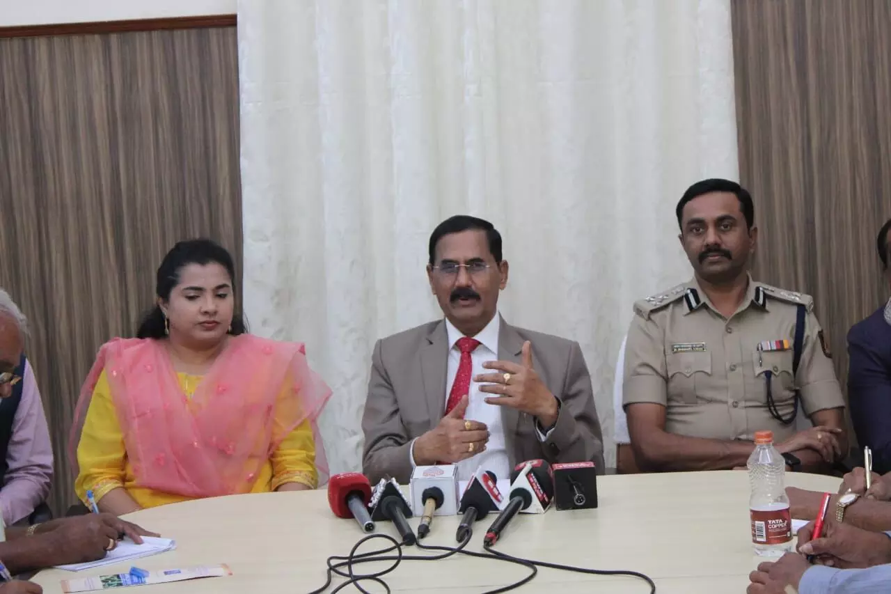 Photo of press meet Photo of press meet