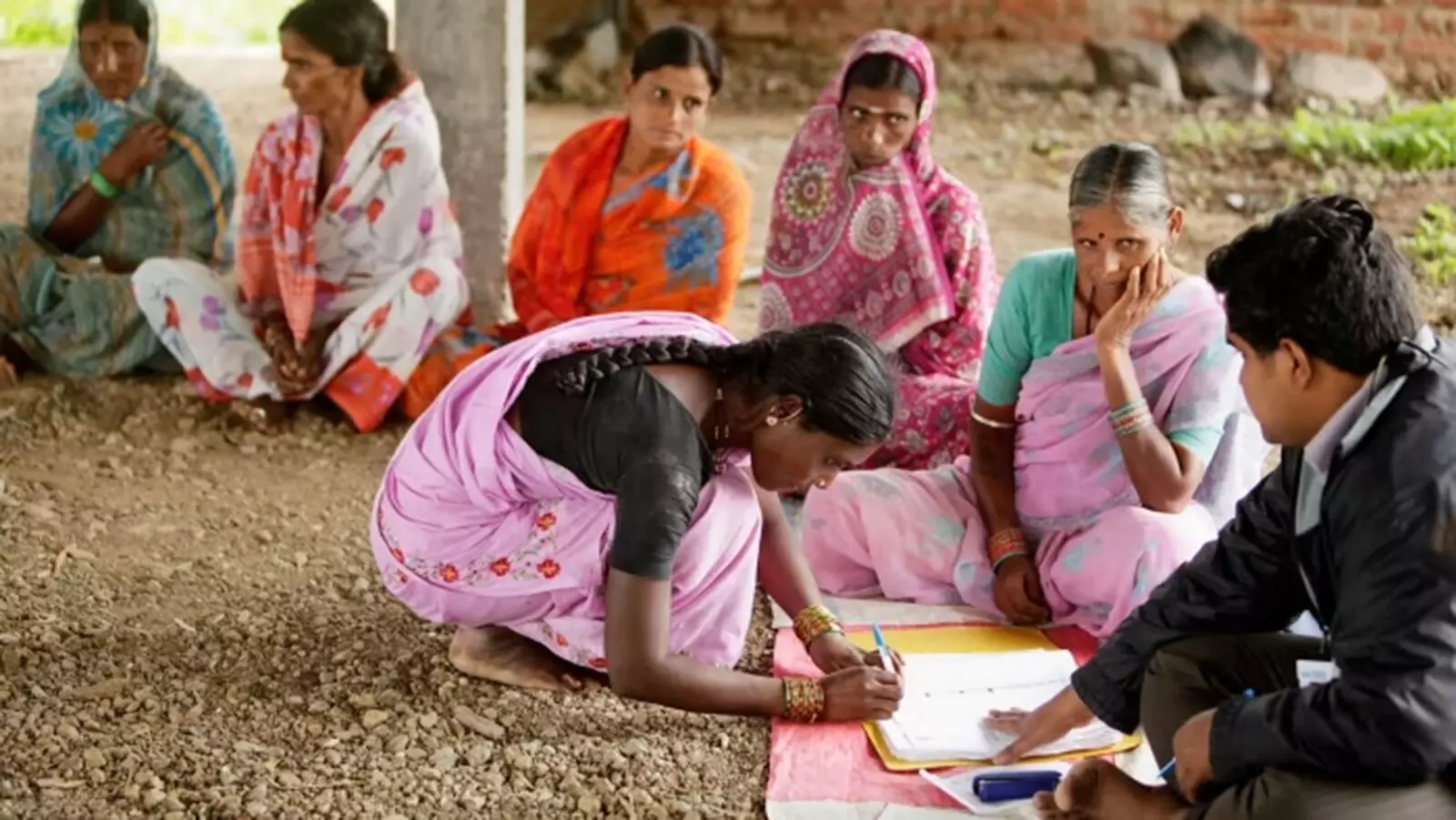 ವಾರದ ಬಡ್ಡಿ ಸಂಘಗಳೆಂಬ ಆಧುನಿಕ ಜೀತ