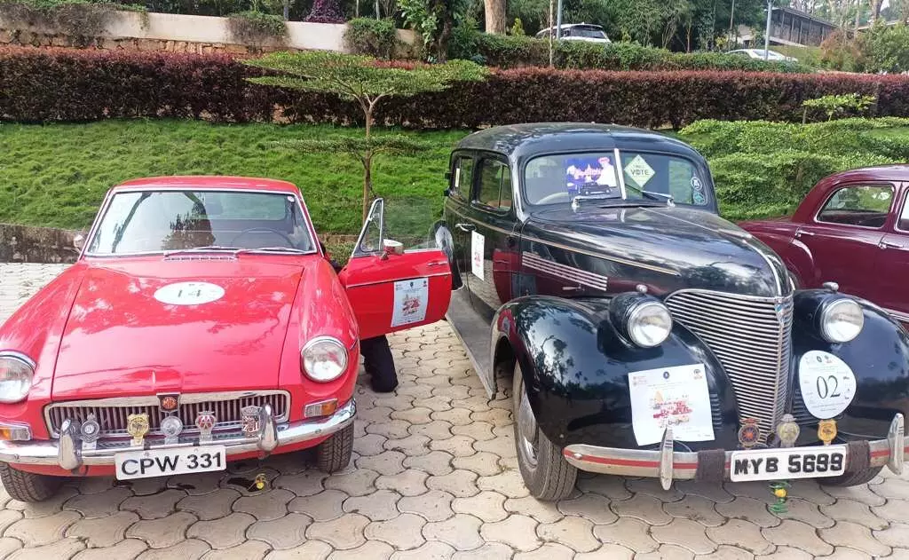 ಕಾಫಿನಾಡಲ್ಲಿ ವಿದೇಶಿ ವಿಂಟೇಜ್ ಕಾರುಗಳ ಕಲರವ