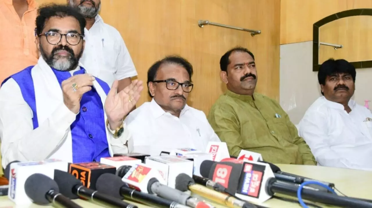 ಭ್ರಷ್ಟಾಚಾರದಲ್ಲಿ ಮುಳುಗಿದ ಕಾಂಗ್ರೆಸ್ ಸರಕಾರ : ಛಲವಾದಿ ನಾರಾಯಣಸ್ವಾಮಿ ಆಕ್ರೋಶ