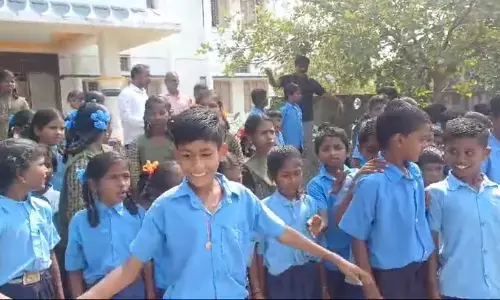 ಯಾದರಿಗಿ | ಶಿಕ್ಷಕರ ಕೊರತೆ : ವಿದ್ಯಾರ್ಥಿಗಳಿಂದ ಪ್ರತಿಭಟನೆ