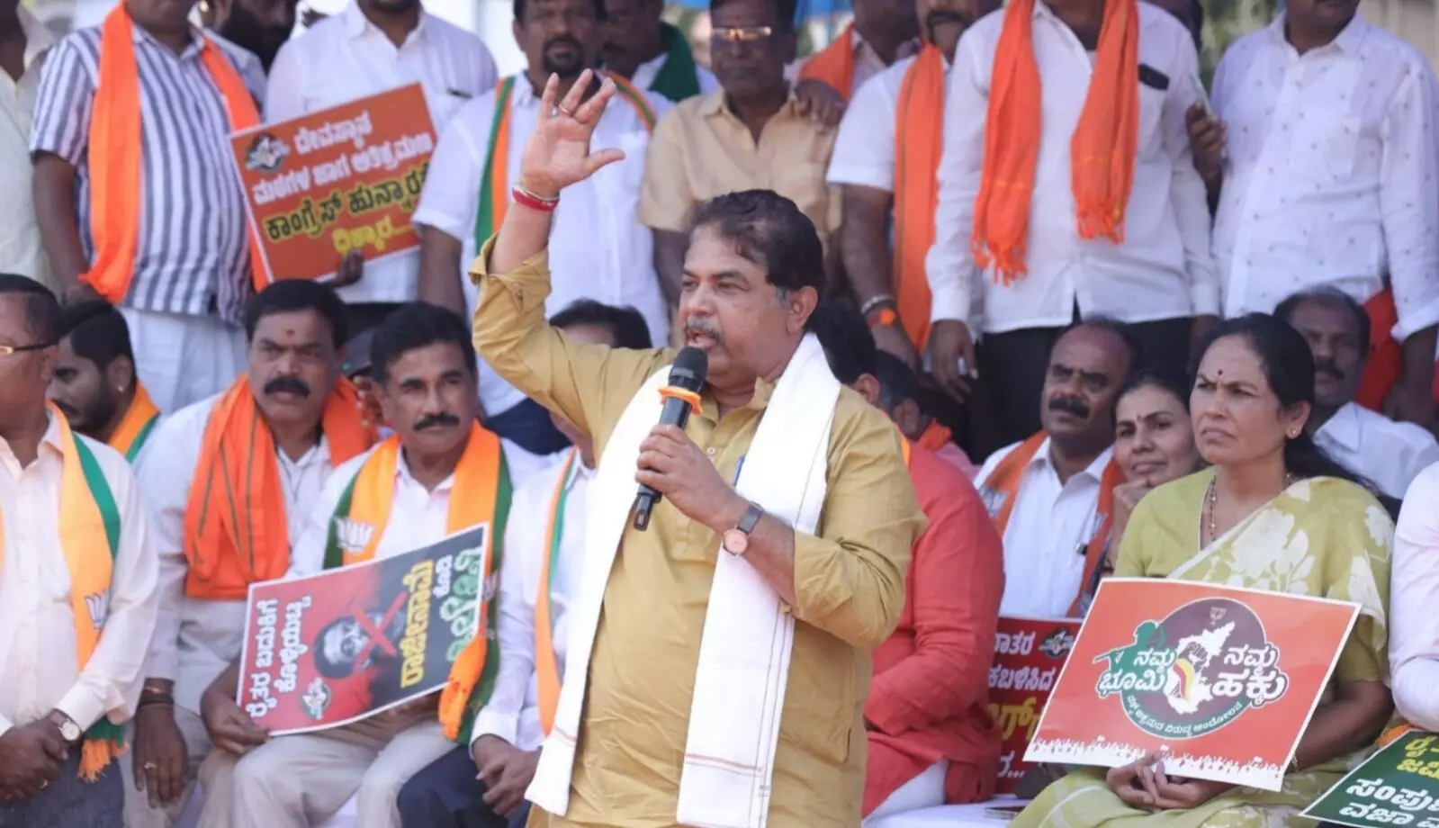 ರೈತರ ಜಮೀನಿನ ಪಹಣಿಯಲ್ಲಿ ಬರೆದ ವಕ್ಫ್‌ ಹೆಸರು ತೆಗೆದುಹಾಕಿ : ಆರ್‌.ಅಶೋಕ್‌ ಆಗ್ರಹ