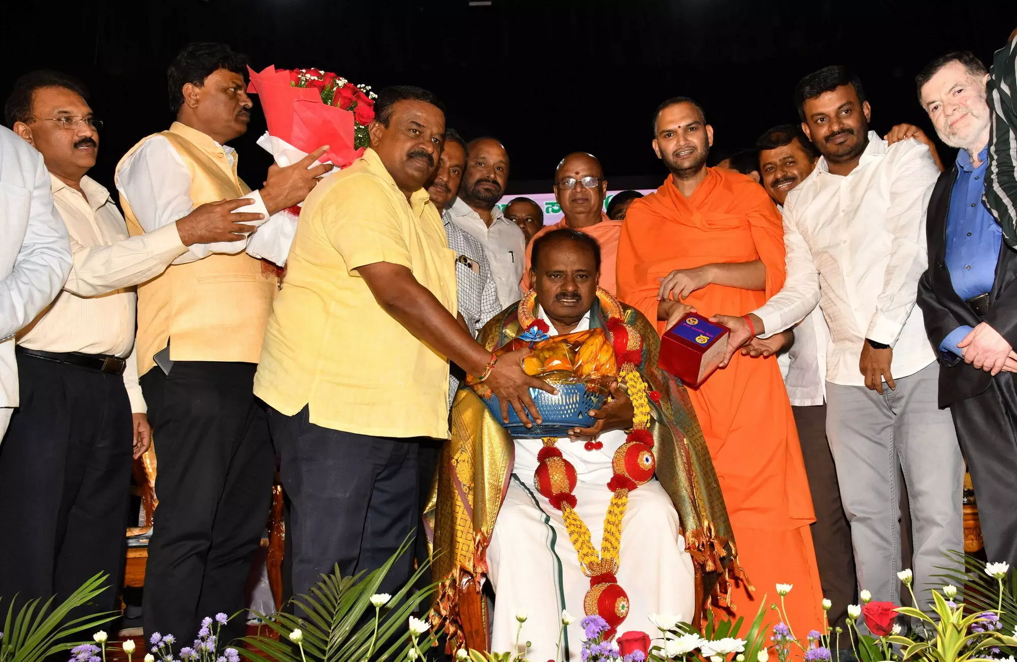 ರಾಜ್ಯ ಒಕ್ಕಲಿಗರ ಸಂಘ ಇಂದು ಗುಂಪುಗಾರಿಕೆಯಿಂದ ಸೊರಗುತ್ತಿದೆ: ಎಚ್.ಡಿ. ಕುಮಾರಸ್ವಾಮಿ