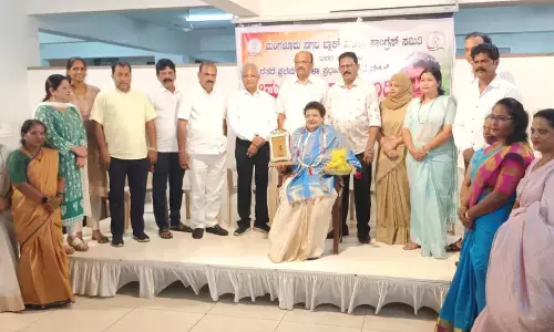 ಮಂಗಳೂರು ನಗರ ಬ್ಲಾಕ್ ಮಹಿಳಾ ಕಾಂಗ್ರೆಸ್ ಸಮಿತಿ ವತಿಯಿಂದ ಮಾಜಿ ಪ್ರಧಾನಿ ದಿ. ಇಂದಿರಾ ಗಾಂಧಿ   ಜನ್ಮದಿನಾಚರಣೆ