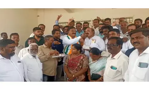 ಉಪ ಚುನಾವಣೆ|ಮೂರೂ ಕ್ಷೇತ್ರಗಳಲ್ಲಿ ಕಾಂಗ್ರೆಸ್ ಗೆಲುವು: ಕೊಳ್ಳೇಗಾಲದಲ್ಲಿ ಕಾರ್ಯಕರ್ತರ ಸಂಭ್ರಮಾಚರಣೆ