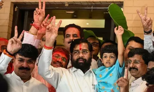 Photo of Eknath Shinde celebrates Mahayutis victory