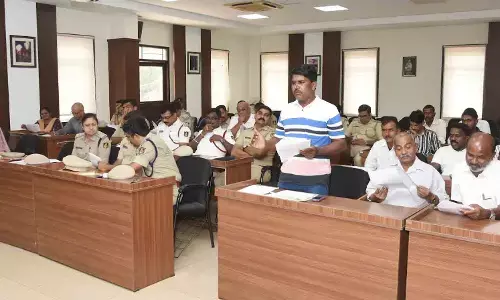 ದಲಿತ ಕಾಲನಿಗಳಲ್ಲಿ ಸಿಸಿ ಕ್ಯಾಮರಾ ಅಳವಡಿಸಿ: ಪರಿಶಿಷ್ಟ ಜಾತಿ- ಪಂಗಡದ ಕುಂದುಕೊರತೆ ಸಭೆಯಲ್ಲಿ ಒತ್ತಾಯ