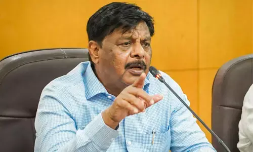 ‘ಅಸಹನೆ ಬಿಟ್ಟು ಸಂವಿಧಾನದ ಆಶಯಕ್ಕೆ ಅನುಗುಣವಾಗಿ ನಡೆಯಿರಿ’ : ಪೇಜಾವರ ಮಠದ ಶ್ರೀಗಳಿಗೆ ಸಚಿವ ಡಾ.ಎಚ್.ಸಿ.ಮಹದೇವಪ್ಪ ಸಲಹೆ