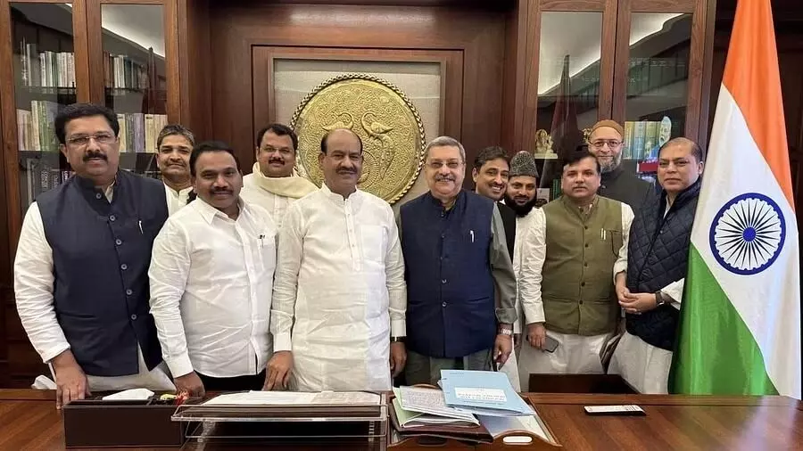 Photo of Speaker Om Birla with Waqf Board JPC