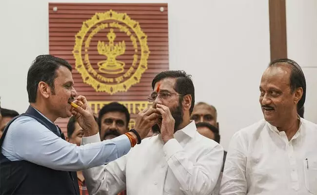 ಮಹಾರಾಷ್ಟ್ರದ ಮುಖ್ಯಮಂತ್ರಿಯಾಗಿ ಫಡ್ನವೀಸ್ ನೇಮಕ ಸಾಧ್ಯತೆ; ಅಜಿತ್ ಪವಾರ್, ಶಿಂಧೆಗೆ ಡಿಸಿಎಂ ಪಟ್ಟ?: ವರದಿ