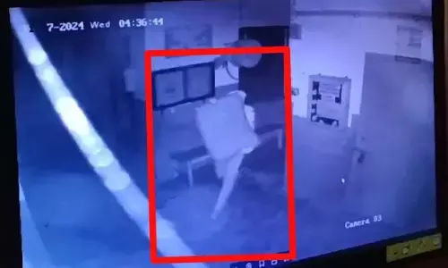 ಉಳ್ಳಾಲ | ಎರಡು ಶಾಲೆಗಳಿಗೆ ನುಗ್ಗಿದ ಕಳ್ಳರು: ವಿದ್ಯಾರ್ಥಿಗಳ ಪಿಕ್ನಿಕ್ ಗೆ ಸಂಗ್ರಹಿಸಿದ್ದ ಹಣ ಕಳವು